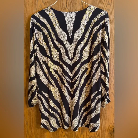 JM Collection Navy and Gold Zebra Print woman’s Top, XXL - Picture 2 of 5